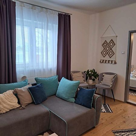 Cozy Town Center Retreat Apartment Komárno Exterior photo