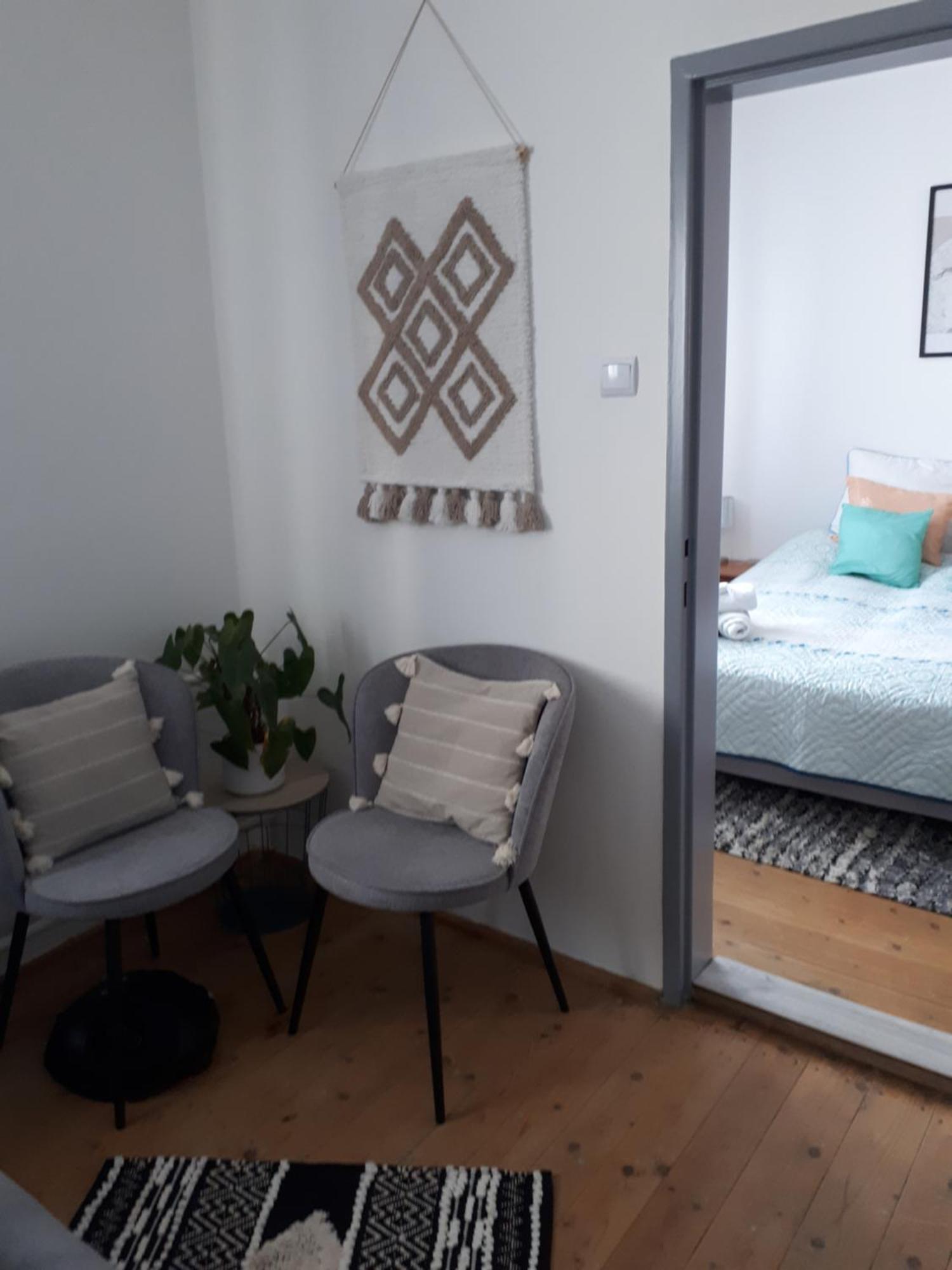 Cozy Town Center Retreat Apartment Komárno Exterior photo