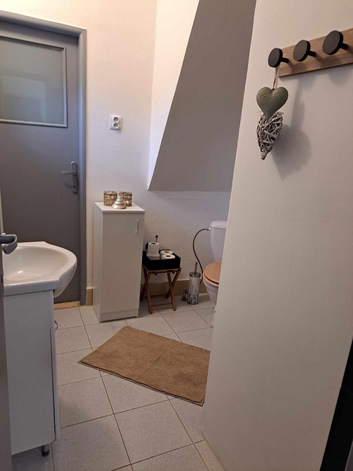 Cozy Town Center Retreat Apartment Komárno Exterior photo